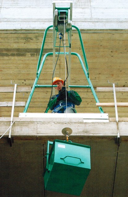 builders hoist